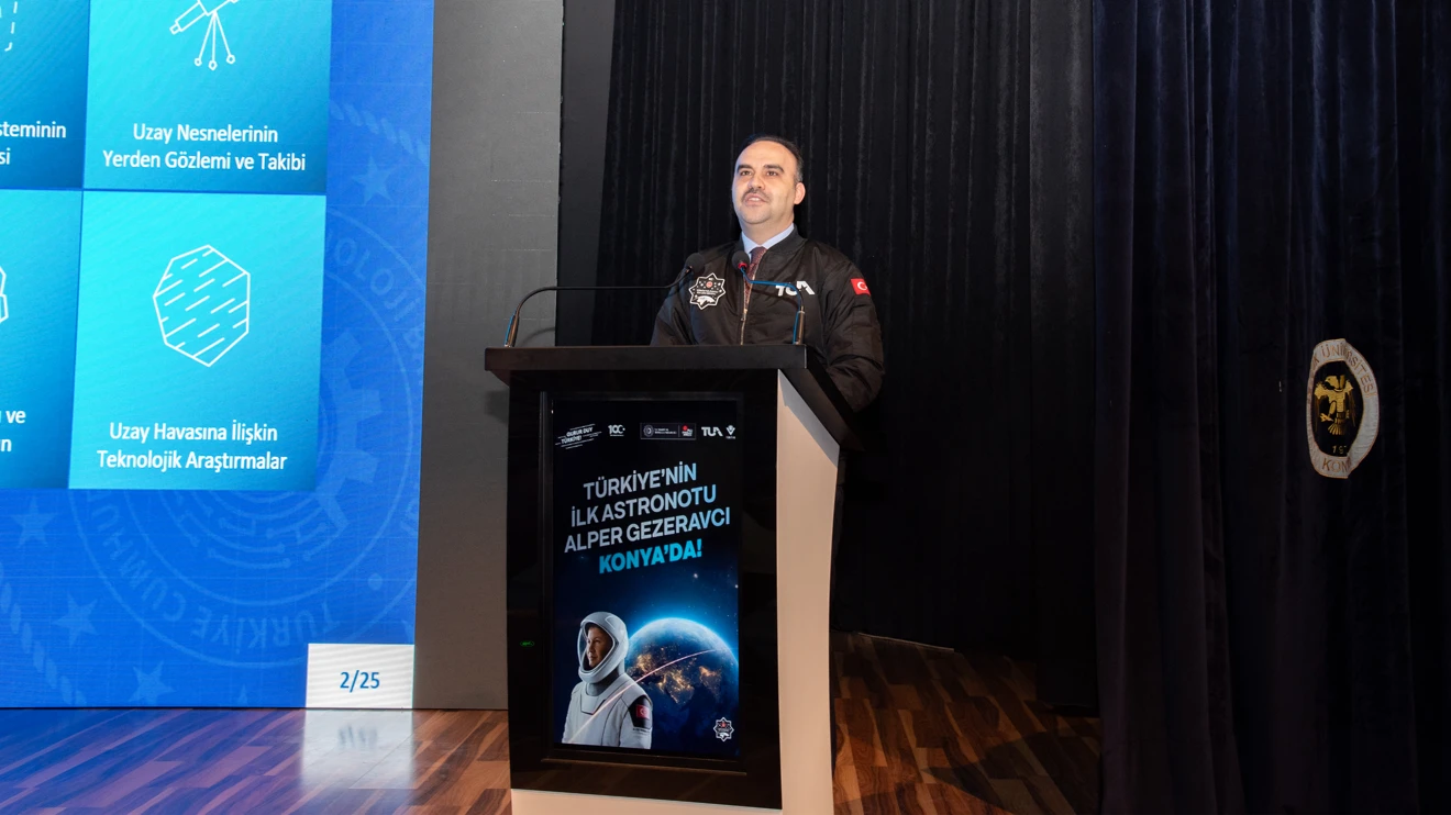 Türkiye'nin ilk astronotu Gezeravcı, Selçuk Üniversitesinde
